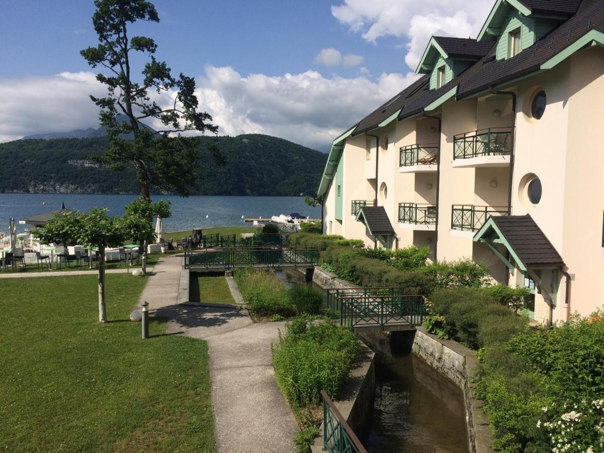 La Baie des Voiles 3 chambres 4 à 6 personnes au bord du lac plage privée Duingt Extérieur photo