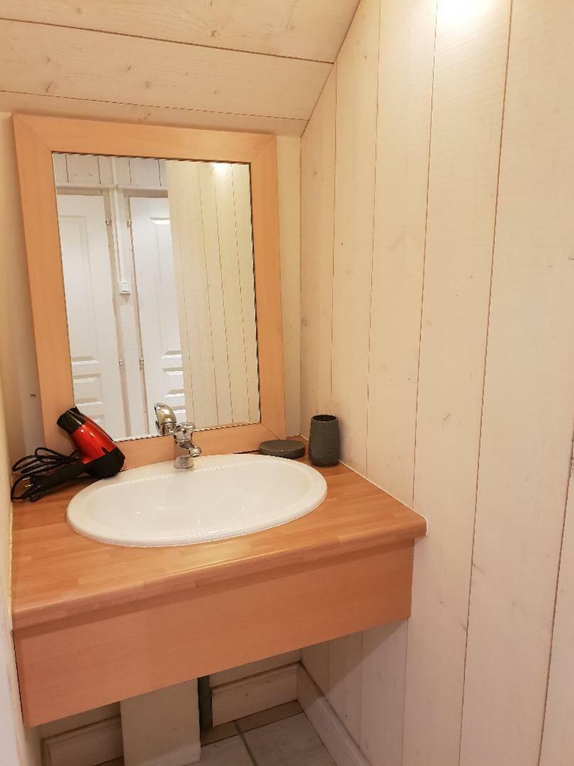 La Baie des Voiles 3 chambres 4 à 6 personnes au bord du lac plage privée Duingt Extérieur photo