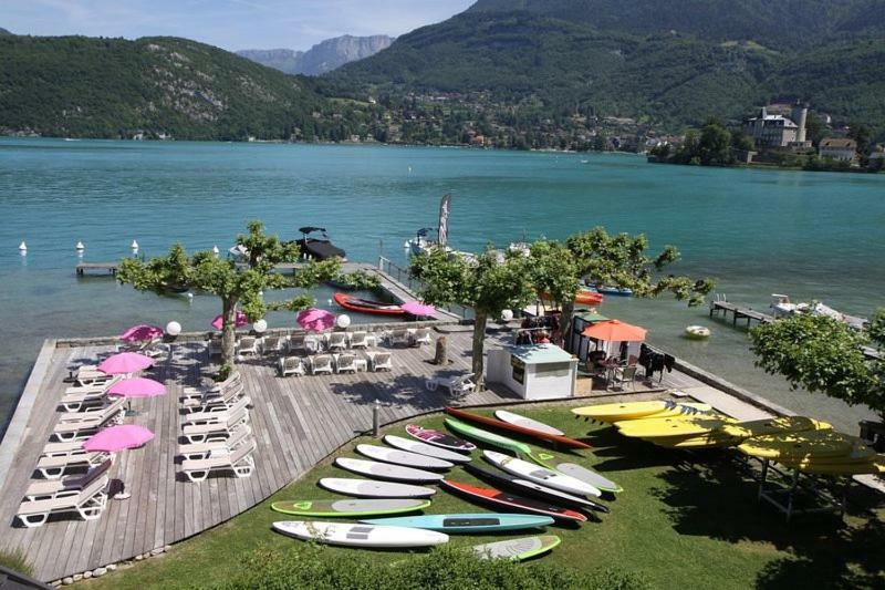 La Baie des Voiles 3 chambres 4 à 6 personnes au bord du lac plage privée Duingt Extérieur photo